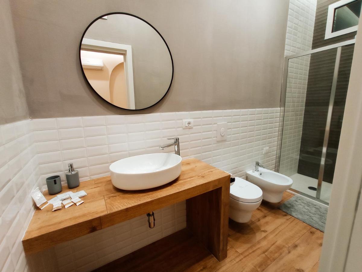 Suites Elifani Marina Трани Экстерьер фото